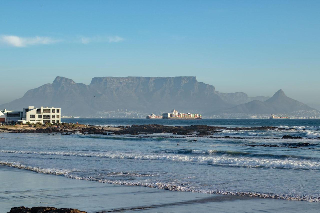Blaauw Village Guest House Bloubergstrand Exterior foto